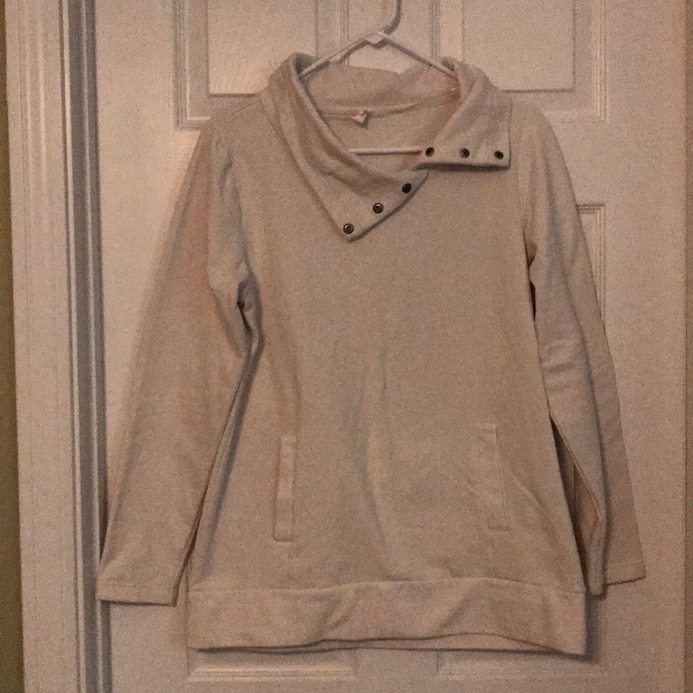 Lucy pullover, size medium